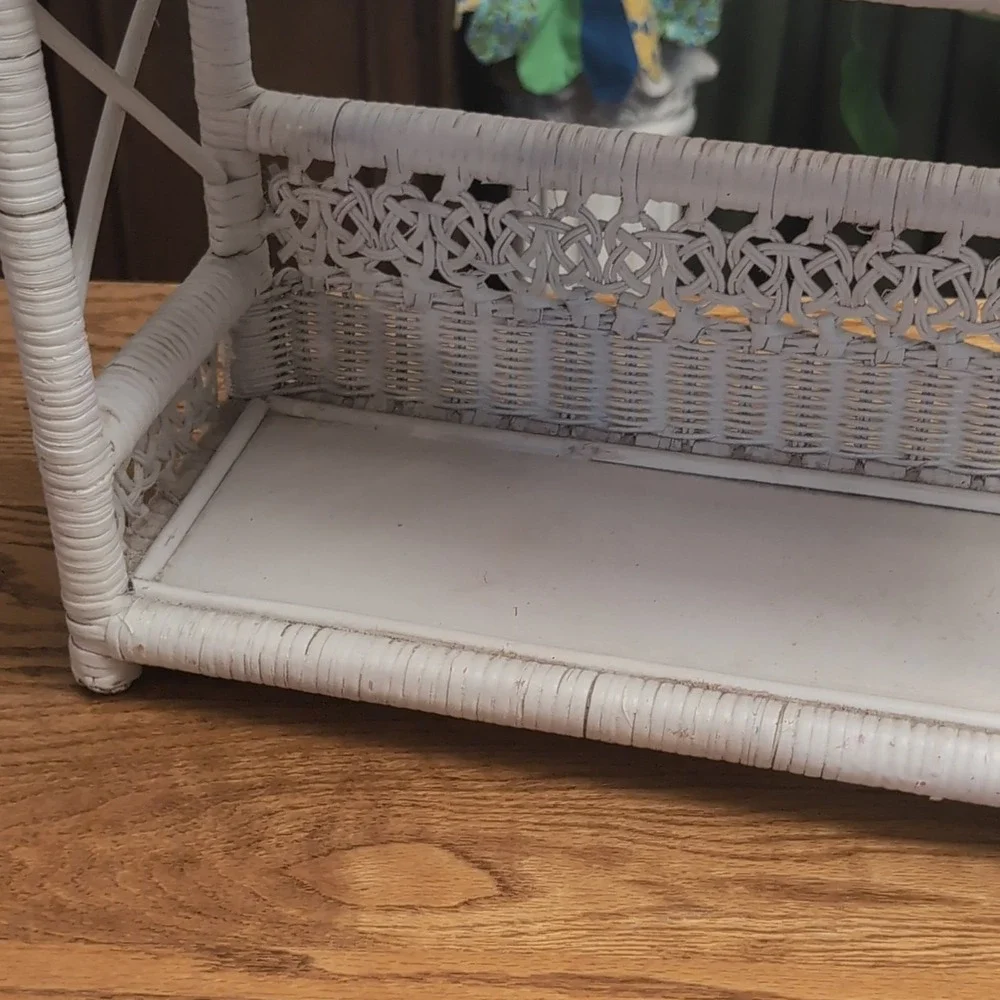 White Wicker 2-Tier Wall Shelf Organizer 17